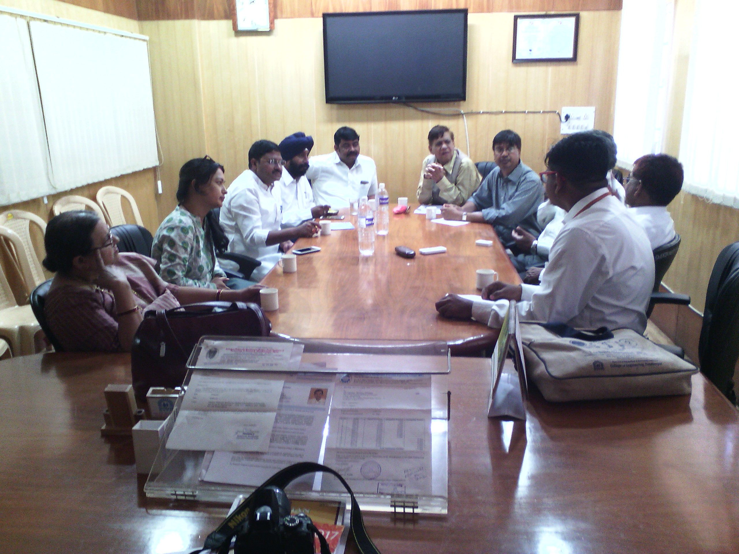Discussion-with-trustees-at-religious-place-Pandharpur